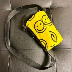 Baggu happy water bottle sling
